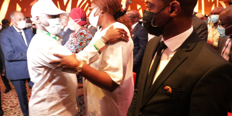 08 juillet 2020-08 juillet 2021. Les images de l’hommage du Rhdp à l’ex-Premier ministre AGC au Sofitel Hôtel-Ivoire Abidjan.