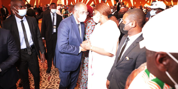08 juillet 2020-08 juillet 2021. Les images de l’hommage du Rhdp à l’ex-Premier ministre AGC au Sofitel Hôtel-Ivoire Abidjan.