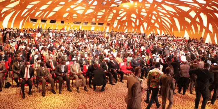 08 juillet 2020-08 juillet 2021. Les images de l’hommage du Rhdp à l’ex-Premier ministre AGC au Sofitel Hôtel-Ivoire Abidjan.