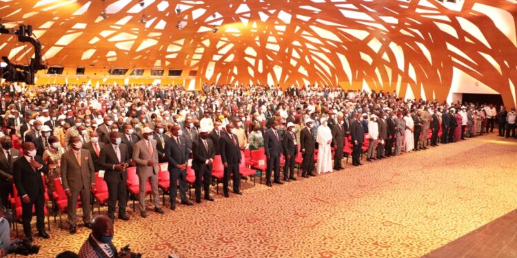 08 juillet 2020-08 juillet 2021. Les images de l’hommage du Rhdp à l’ex-Premier ministre AGC au Sofitel Hôtel-Ivoire Abidjan.