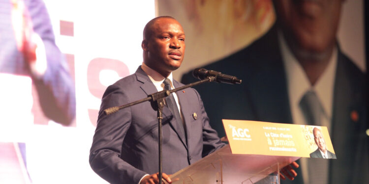 08 juillet 2020-08 juillet 2021. Les images de l’hommage du Rhdp à l’ex-Premier ministre AGC au Sofitel Hôtel-Ivoire Abidjan.