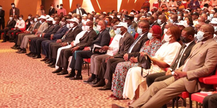 08 juillet 2020-08 juillet 2021. Les images de l’hommage du Rhdp à l’ex-Premier ministre AGC au Sofitel Hôtel-Ivoire Abidjan.