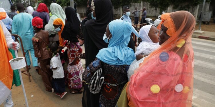 Les images de la prière de la Tabaski (Aid-El-Kébir) à la grande mosquée de la Riviera Golf en présence du président Alassane Ouattara
