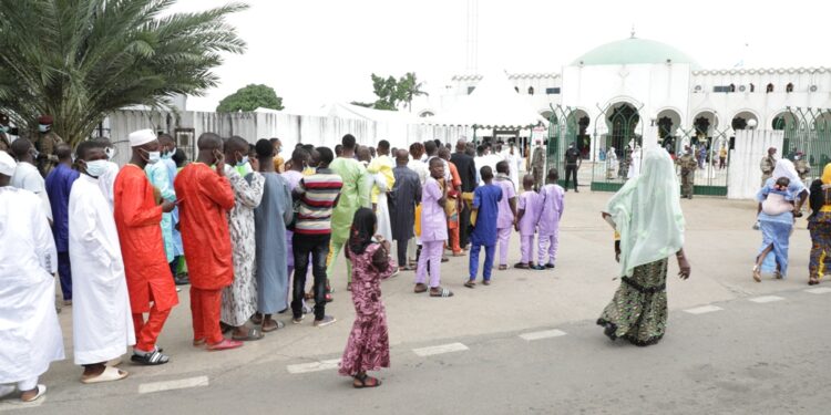 Les images de la prière de la Tabaski (Aid-El-Kébir) à la grande mosquée de la Riviera Golf en présence du président Alassane Ouattara