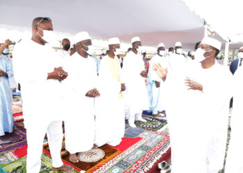 Les images de la prière de la Tabaski (Aid-El-Kébir) à la grande mosquée de la Riviera Golf en présence du président Alassane Ouattara