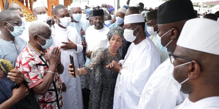 Les images de la prière de la Tabaski (Aid-El-Kébir) à la grande mosquée de la Riviera Golf en présence du président Alassane Ouattara