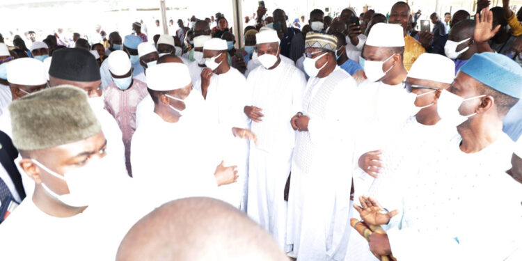 Les images de la prière de la Tabaski (Aid-El-Kébir) à la grande mosquée de la Riviera Golf en présence du président Alassane Ouattara