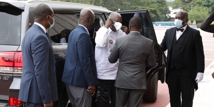 Les images de la rencontre du président Alassane Ouattara et l’ex-président Laurent Gbagbo le mardi 27 juillet au palais présidentiel à Abidjan.
