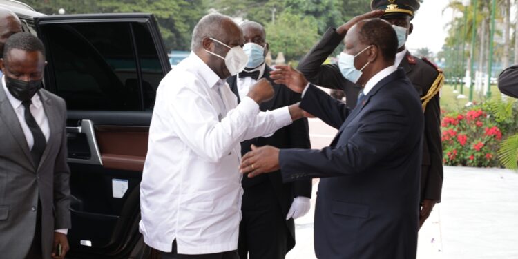 Les images de la rencontre du président Alassane Ouattara et l’ex-président Laurent Gbagbo le mardi 27 juillet au palais présidentiel à Abidjan.