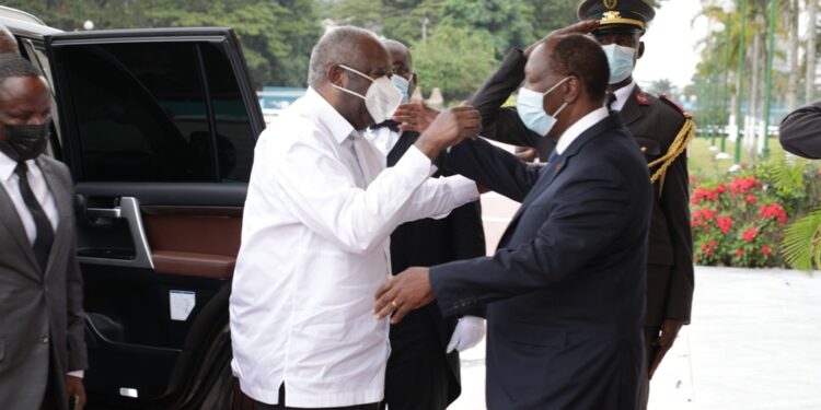 Les images de la rencontre du président Alassane Ouattara et l’ex-président Laurent Gbagbo le mardi 27 juillet au palais présidentiel à Abidjan.