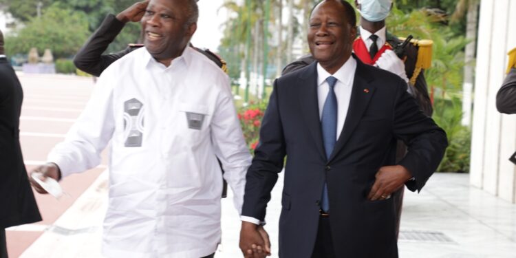 Les images de la rencontre du président Alassane Ouattara et l’ex-président Laurent Gbagbo le mardi 27 juillet au palais présidentiel à Abidjan.