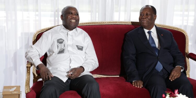 Les images de la rencontre du président Alassane Ouattara et l’ex-président Laurent Gbagbo le mardi 27 juillet au palais présidentiel à Abidjan.