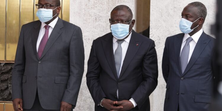 Les images de la rencontre du président Alassane Ouattara et l’ex-président Laurent Gbagbo le mardi 27 juillet au palais présidentiel à Abidjan.