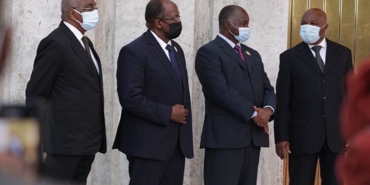 Les images de la rencontre du président Alassane Ouattara et l’ex-président Laurent Gbagbo le mardi 27 juillet au palais présidentiel à Abidjan.