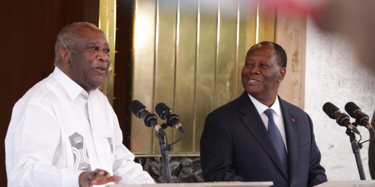Les images de la rencontre du président Alassane Ouattara et l’ex-président Laurent Gbagbo le mardi 27 juillet au palais présidentiel à Abidjan.