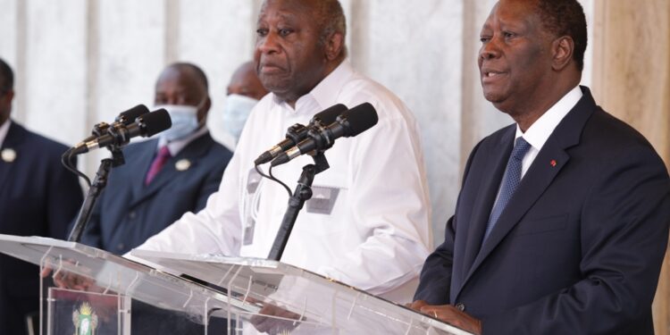 Les images de la rencontre du président Alassane Ouattara et l’ex-président Laurent Gbagbo le mardi 27 juillet au palais présidentiel à Abidjan.