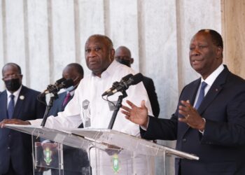 Les images de la rencontre du président Alassane Ouattara et l&rsquo;ex-président Laurent Gbagbo le mardi 27 juillet au palais présidentiel à Abidjan.