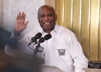 Les images de la rencontre du président Alassane Ouattara et l’ex-président Laurent Gbagbo le mardi 27 juillet au palais présidentiel à Abidjan.