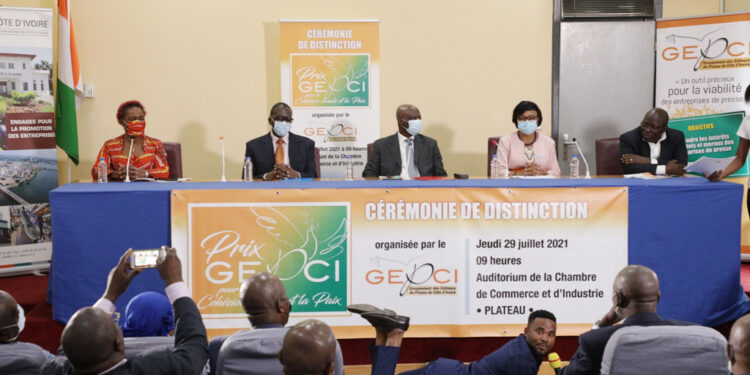 Les images de la remise du prix Gepci de la cohésion sociale et paix