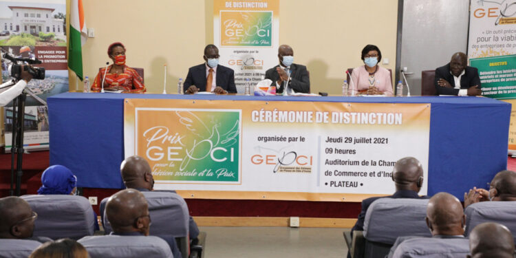 Les images de la remise du prix Gepci de la cohésion sociale et paix