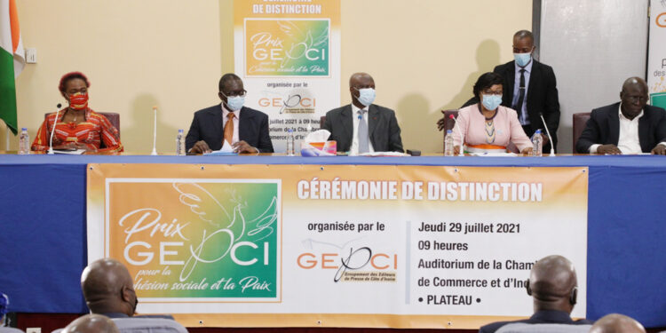 Les images de la remise du prix Gepci de la cohésion sociale et paix