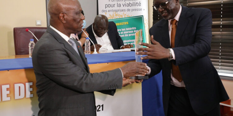 Les images de la remise du prix Gepci de la cohésion sociale et paix