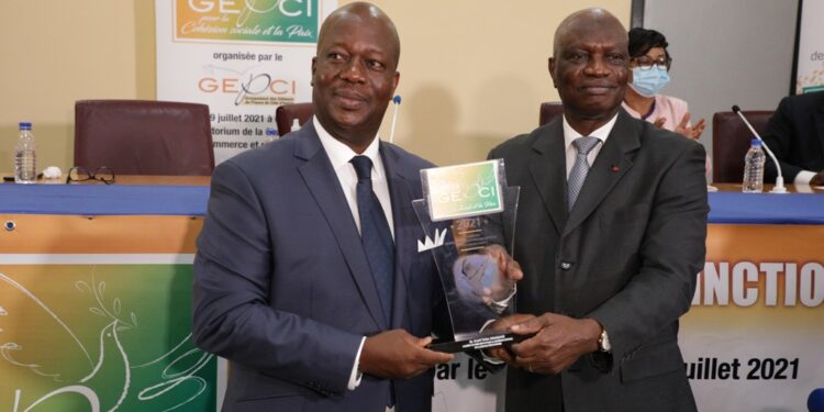 Les images de la remise du prix Gepci de la cohésion sociale et paix