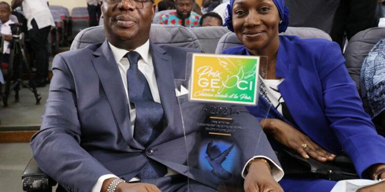 Les images de la remise du prix Gepci de la cohésion sociale et paix