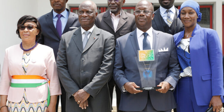 Les images de la remise du prix Gepci de la cohésion sociale et paix