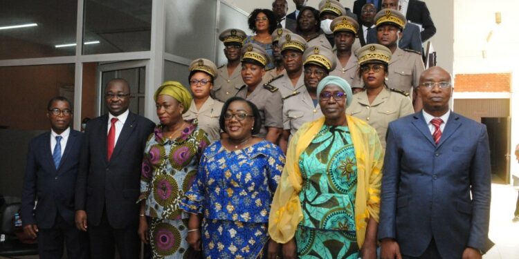 Côte d’Ivoire: Anne Ouloto lance les activités du collège des superviseurs des concours administratifs 2021
