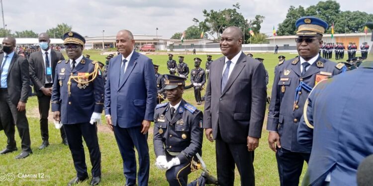 Yamoussoukro/Remise d’épaulettes et baptême de promotion:  Téné Birahima Ouattara rend hommage à AGC et à Hambak