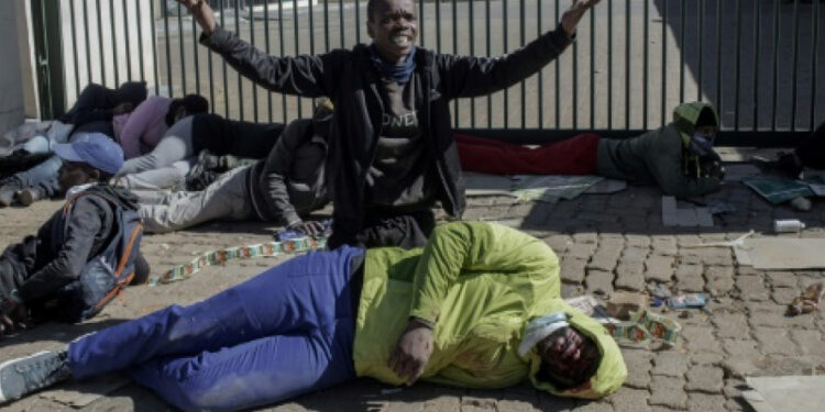 Afrique du sud: 45 morts, dans des violences et des bousculades