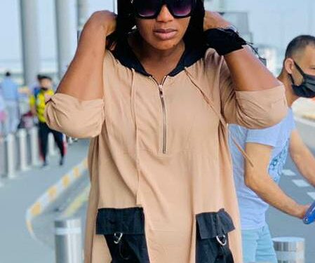 Claire Bahi sort son premier album le 3 juillet en tant que chantre de l’éternel