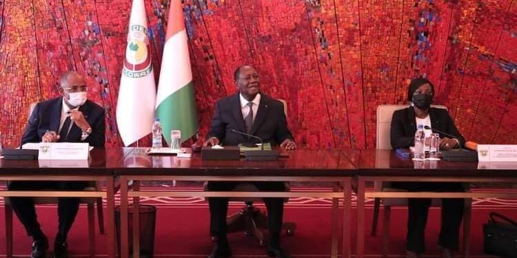 Le président Ouattara préside une réunion du Conseil National de Sécurité