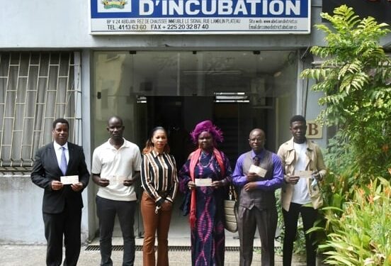 Prix ADO: De jeunes inventeurs reçoivent un chèque de 35 millions fcfa