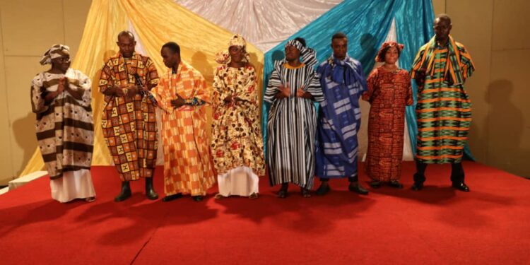 Yamoussoukro : une pièce théâtrale du sénateur Michel Koffi Benoit jouée