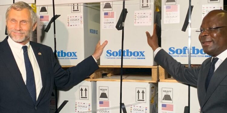 Les États-Unis font don de vaccins COVID-19 à la Côte d’Ivoire