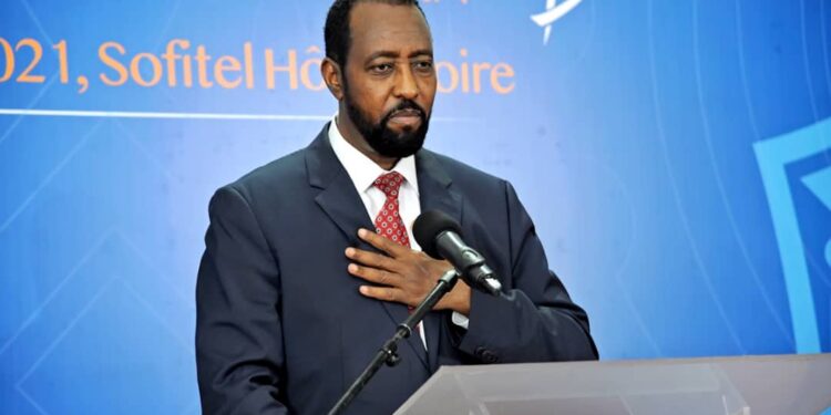 Côte d’Ivoire/UPU27: SEM Bishar Hussein plaide pour la dotation des postes en outils financiers et numériques