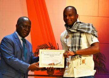 Distinction: Le Festival Djéguélé décerne deux diplômes à L’Expression