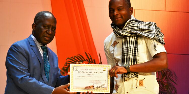 Distinction: Le Festival Djéguélé décerne deux diplômes à L’Expression
