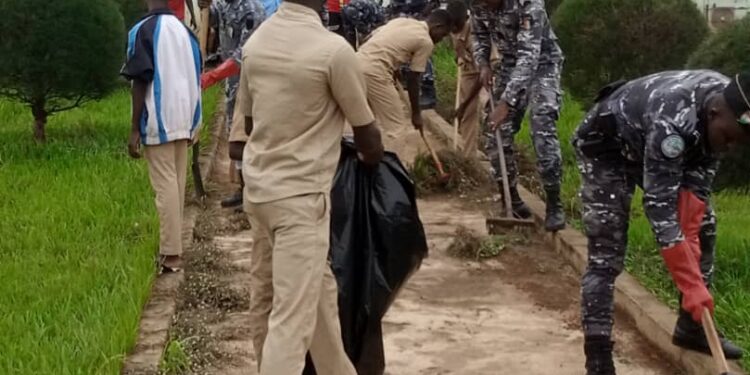 Yamoussoukro: La police donne un coup de balai au collège moderne 2