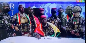 Guinée: Le Foscao condamne le putsch et lance un appel pour le retour des civils au pouvoir