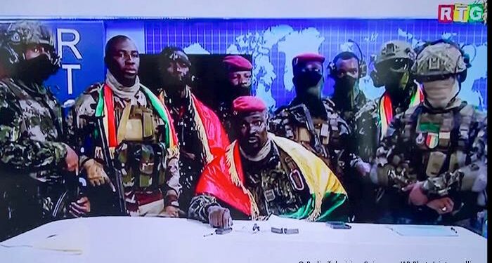 Guinée: Le Foscao condamne le putsch et lance un appel pour le retour des civils au pouvoir