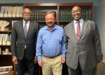 Coopération dans le domaine du coton:  L’Ambassadeur Aly Touré reçu par le patron du Comité Consultatif International du Coton