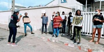 Affaire Yves de Mbella: Manifestation devant NCI 