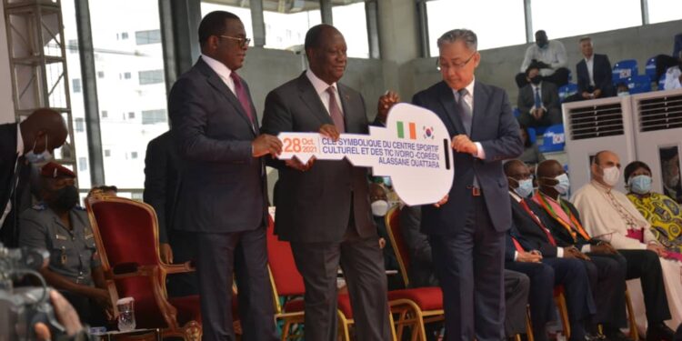 Cérémonie d’inauguration du centre sportif culturel et des Tics Ivoiro-coreen Alassane Ouattara en images