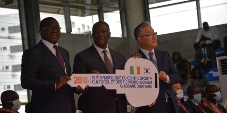 Cérémonie d’inauguration du centre sportif culturel et des Tics Ivoiro-coreen Alassane Ouattara en images