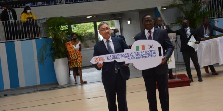 Cérémonie d’inauguration du centre sportif culturel et des Tics Ivoiro-coreen Alassane Ouattara en images