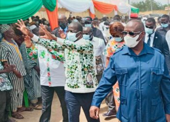 Hommage au Président Ouattara: les populations du Hambol  disent « merci ! » au Président Ouattara.