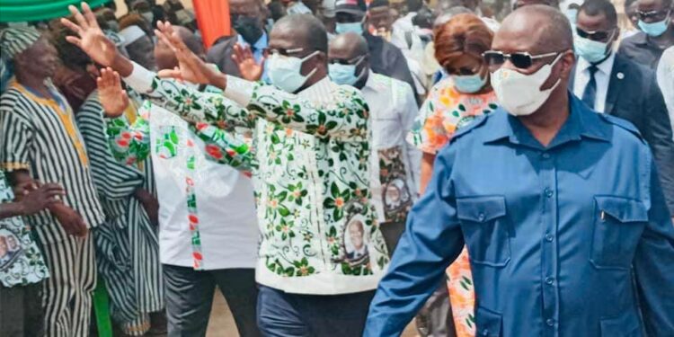  Hommage au Président Ouattara: les populations du Hambol  disent « merci ! » au Président Ouattara.